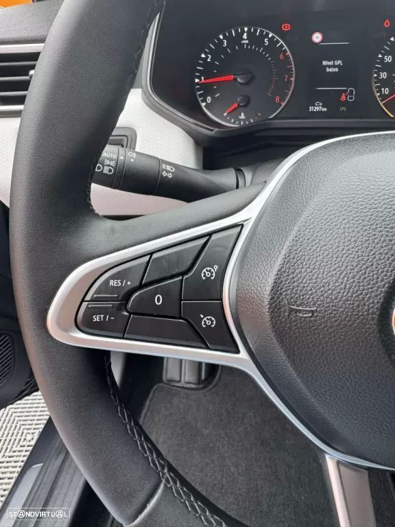 Renault Clio - 7