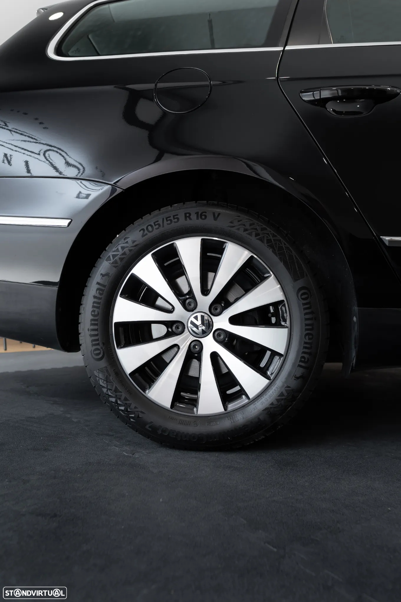 VW Passat 1.6 TDI BlueMotion - 14