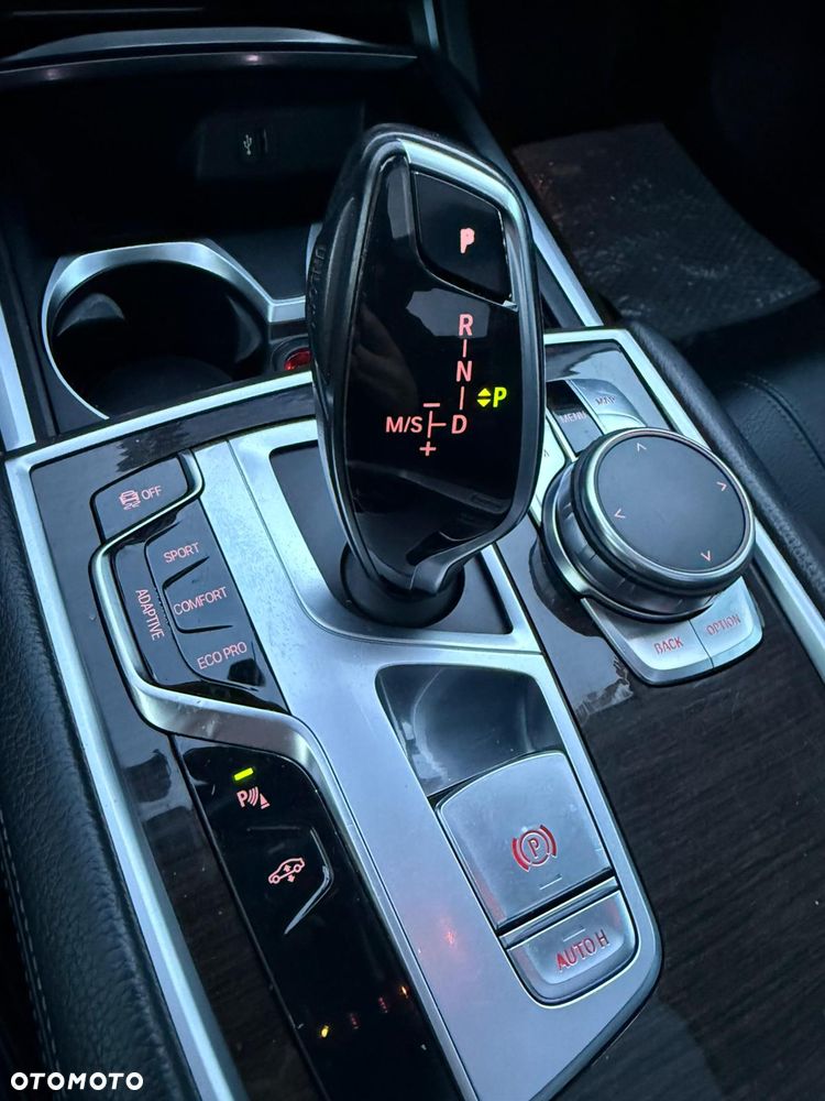BMW Seria 7 740Li xDrive - 18