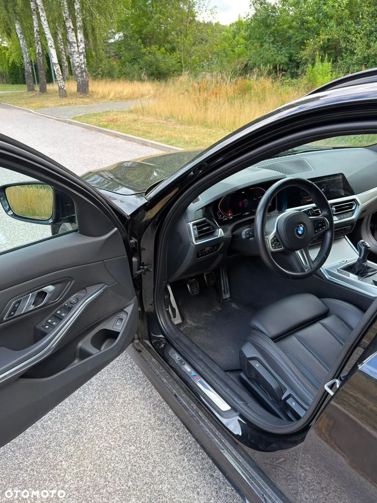 BMW Seria 3 318i M Sport - 19