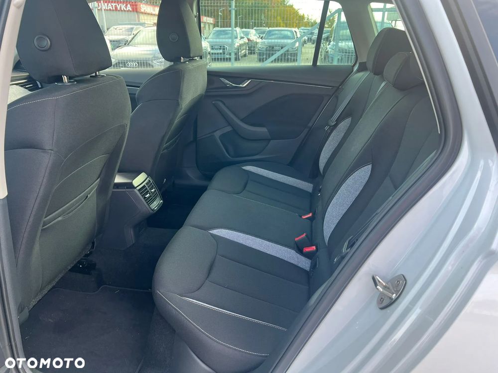 Skoda Kamiq 1.0 TSI Selection DSG - 24