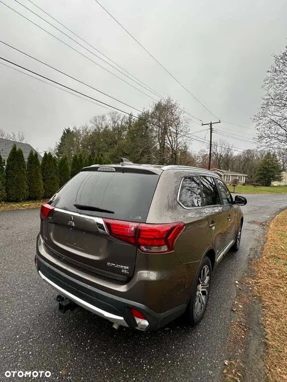 Mitsubishi Outlander 2.4 Instyle NAVI EU5 CVT - 6