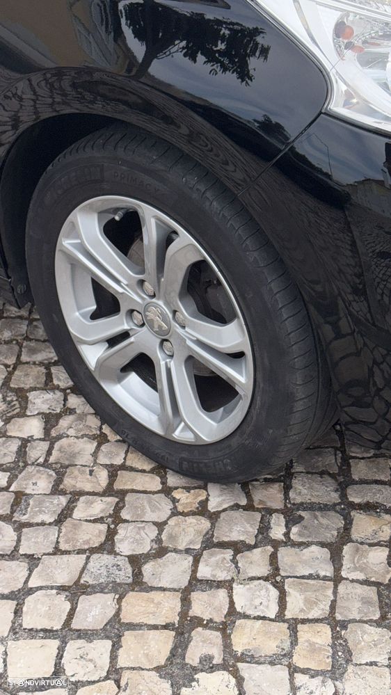 Peugeot 208 1.2 PureTech Style - 2