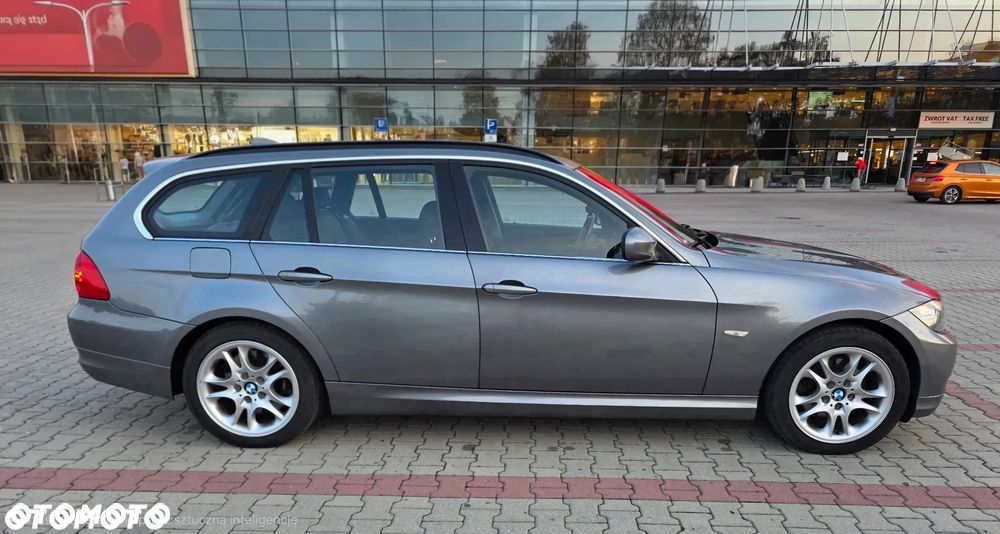 BMW Seria 3 330d xDrive - 8