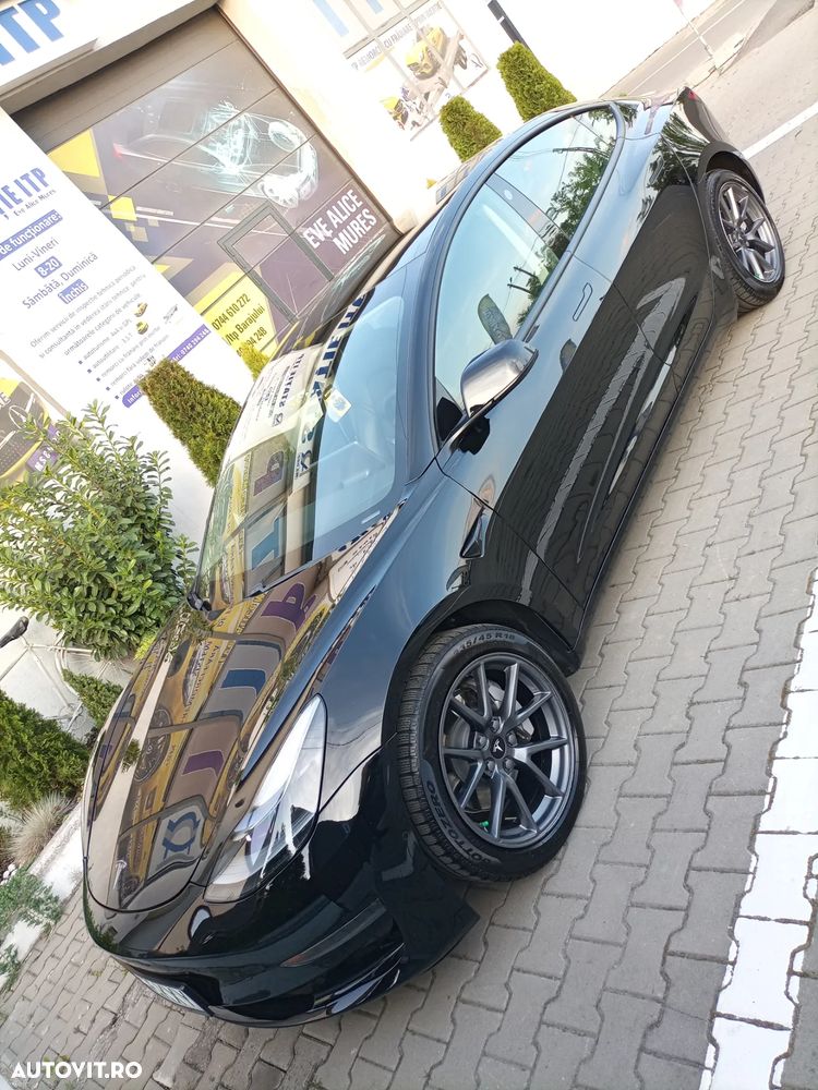 Tesla Model 3 - 11