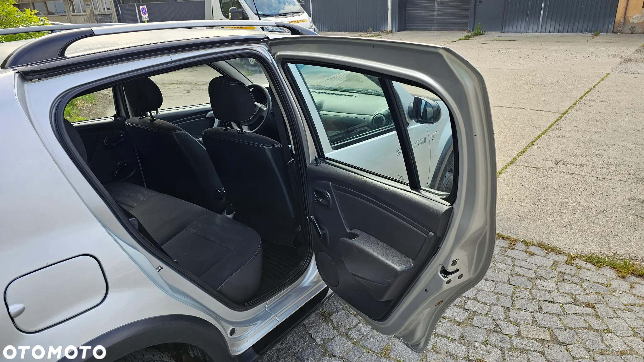 Dacia Sandero 1.6 Laureate - 12