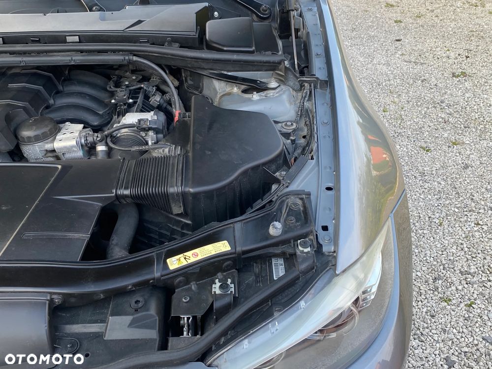 BMW Seria 3 318i - 35