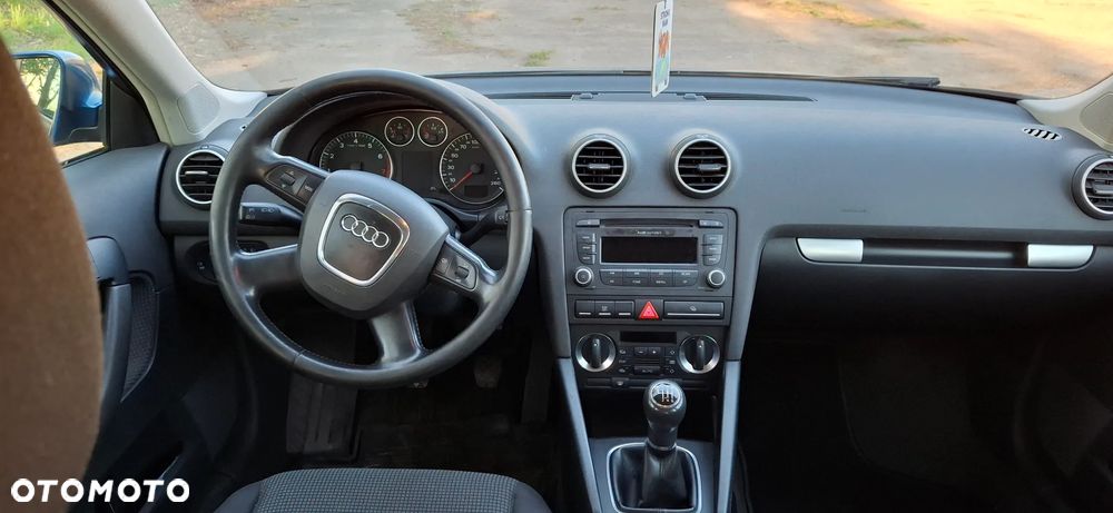 Audi A3 Sportback 1.4 TFSI Attraction - 2