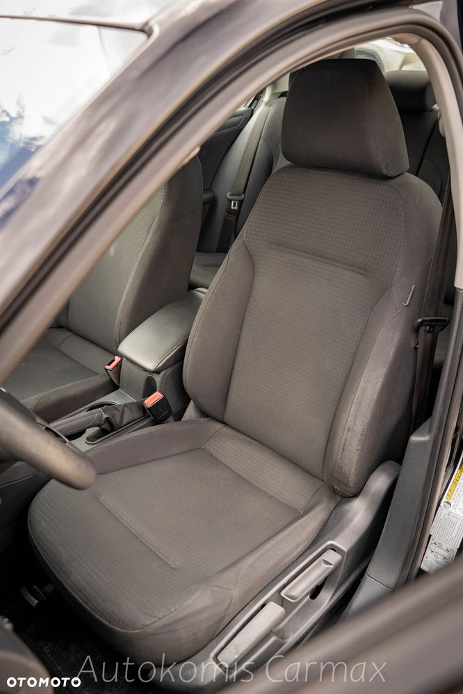 Volkswagen Jetta 2.0 Base - 16