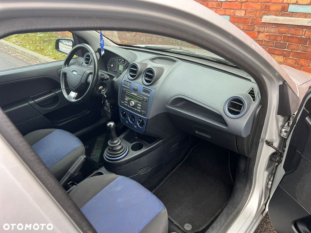 Ford Fiesta - 15