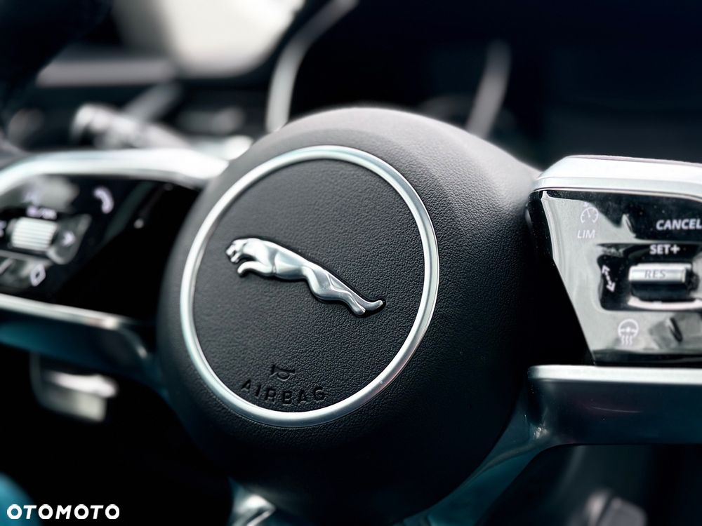 Jaguar F-Pace 2.0 D200 mHEV AWD SE - 19