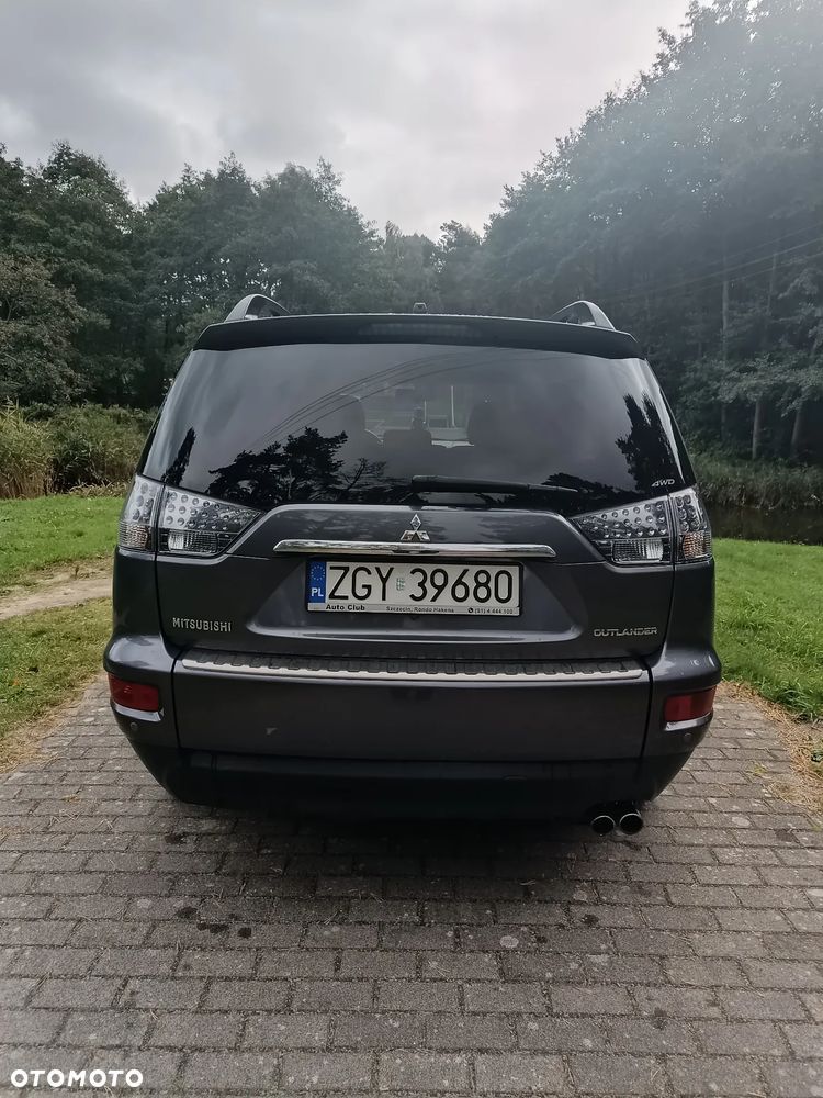Mitsubishi Outlander 2011 photo 3