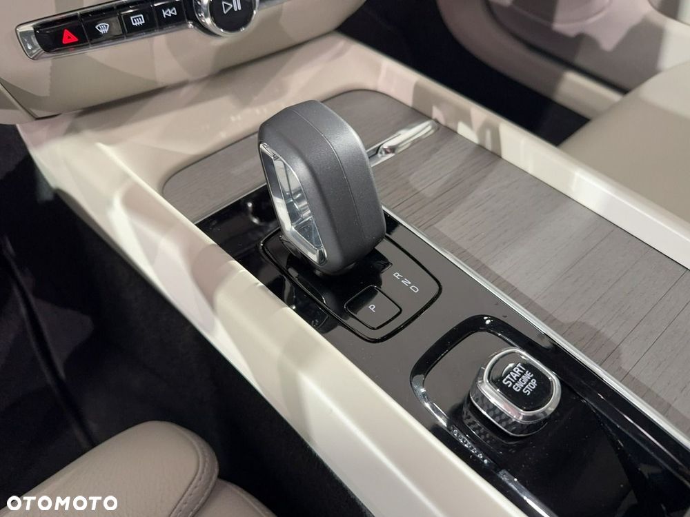 Volvo V60 Cross Country - 29