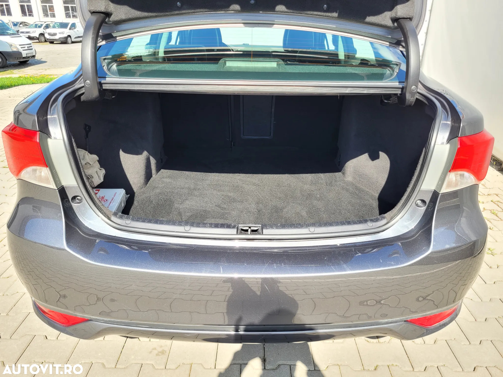 Toyota Avensis 1.8 Multidrive S Elegance - 25