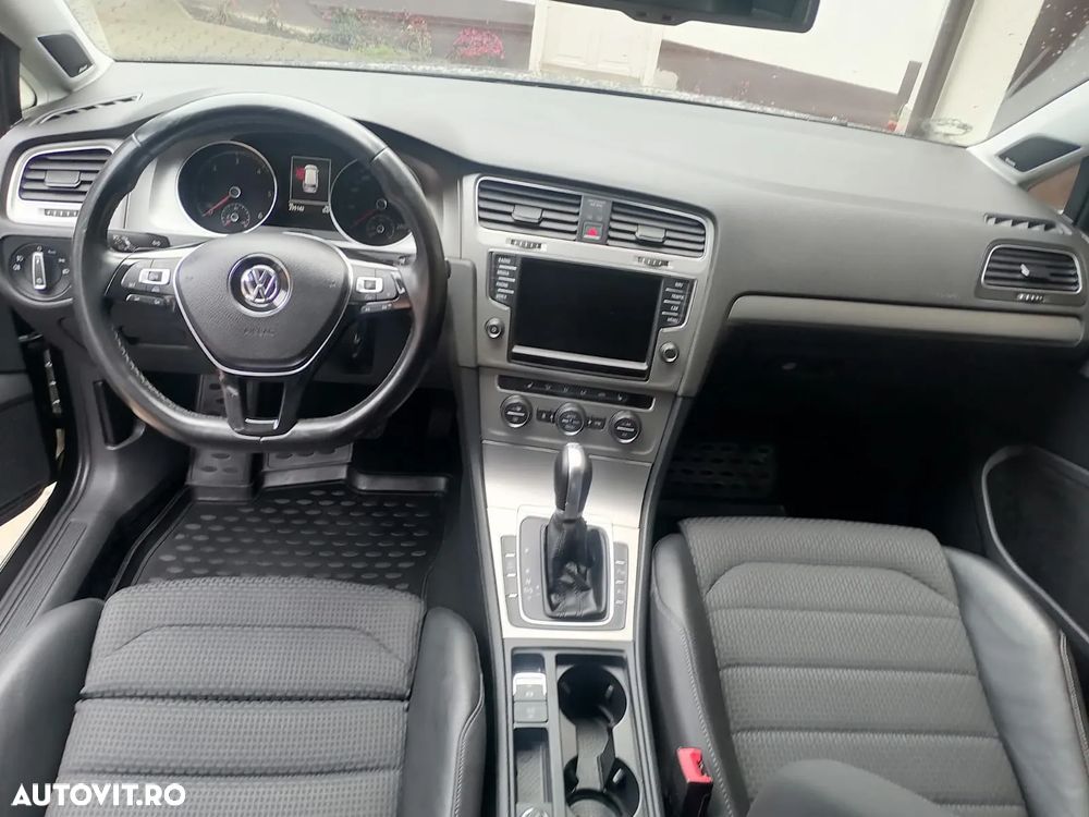 Volkswagen Golf 1.6 TDI BlueMotion Technology DSG Comfortline - 8