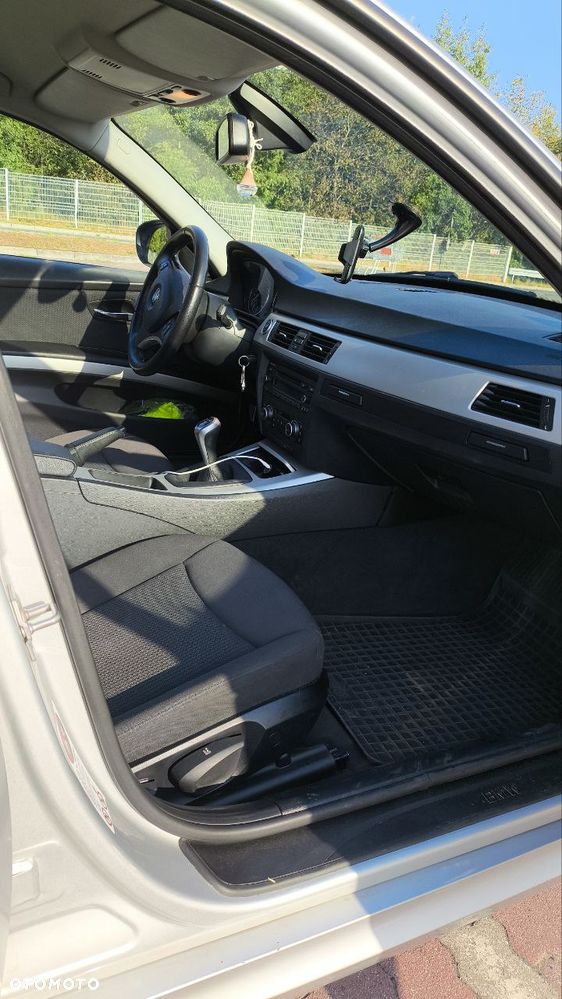BMW Seria 3 318d - 6