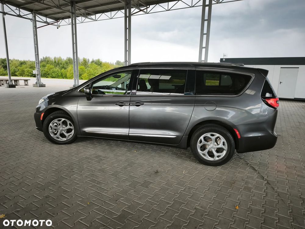 Chrysler Pacifica - 16