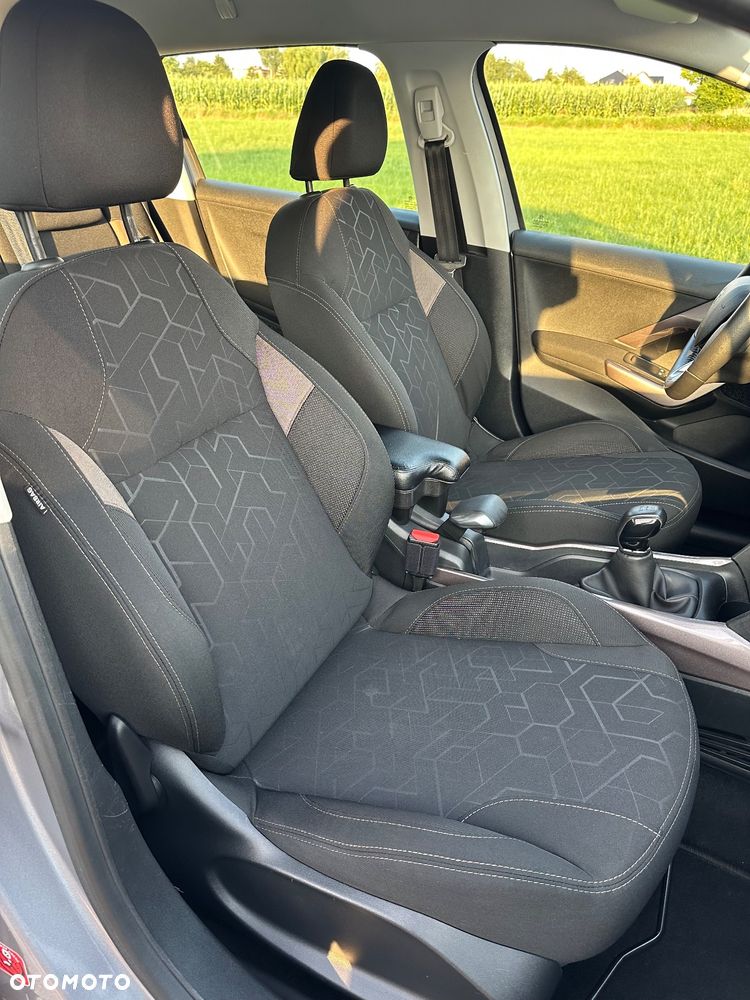 Peugeot 2008 ver-1-2-pure-tech-access - 13