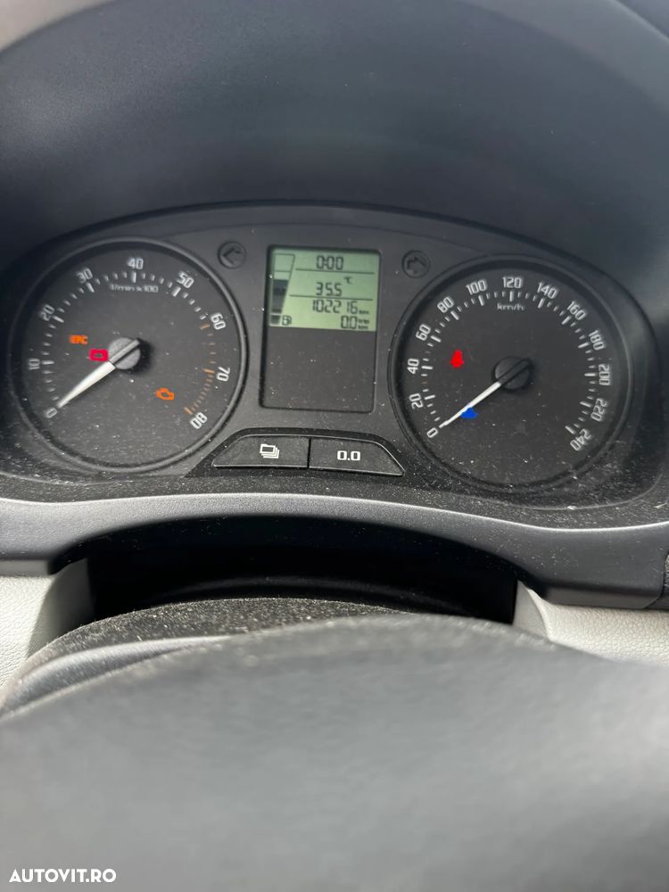 Skoda Fabia 1.2 HTP Active - 5