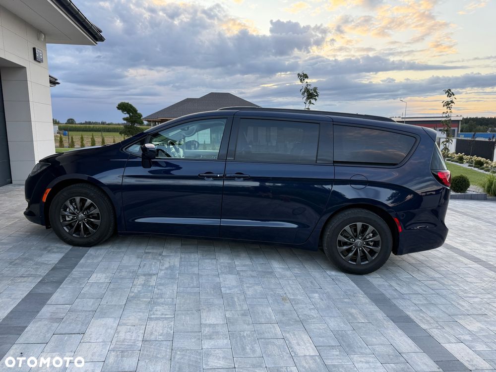 Chrysler Pacifica - 14