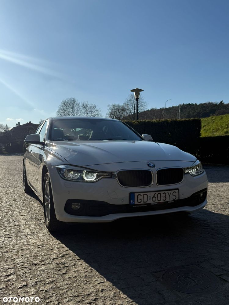 BMW Seria 3 318i Advantage - 23