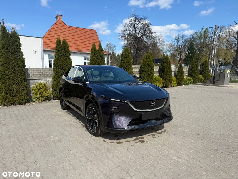 Mazda EZ-60 - 10