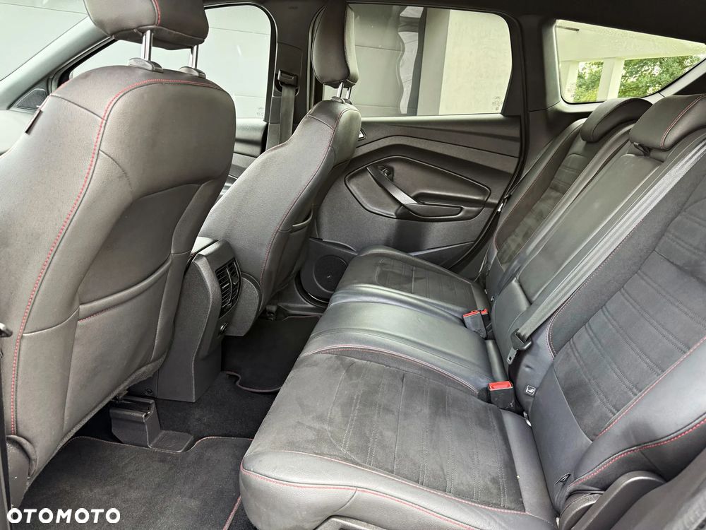 Ford Kuga 1.5 EcoBoost 2x4 ST-Line - 29