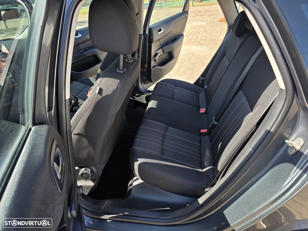 Citroën C4 VTi 95 Attraction - 19