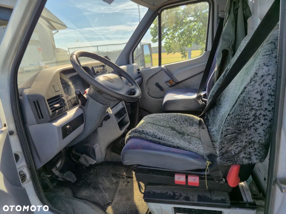 Mercedes-Benz Sprinter 412 - 5
