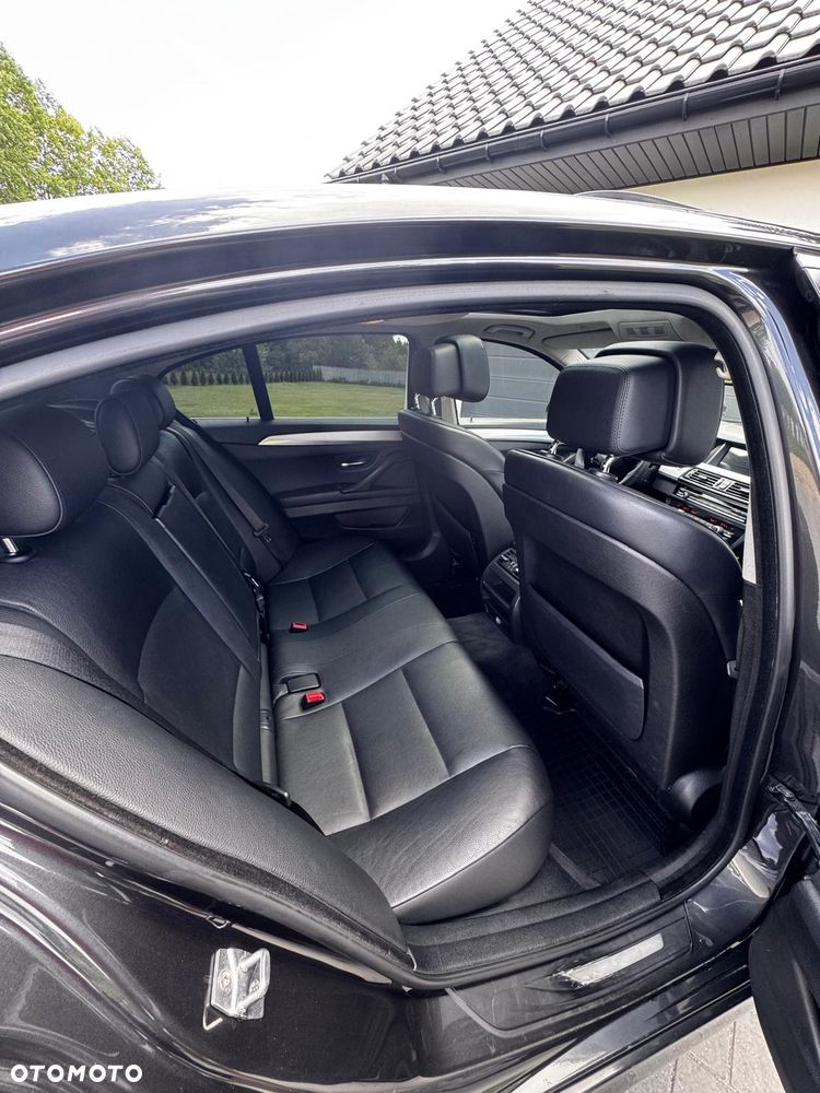 BMW Seria 5 525d - 8