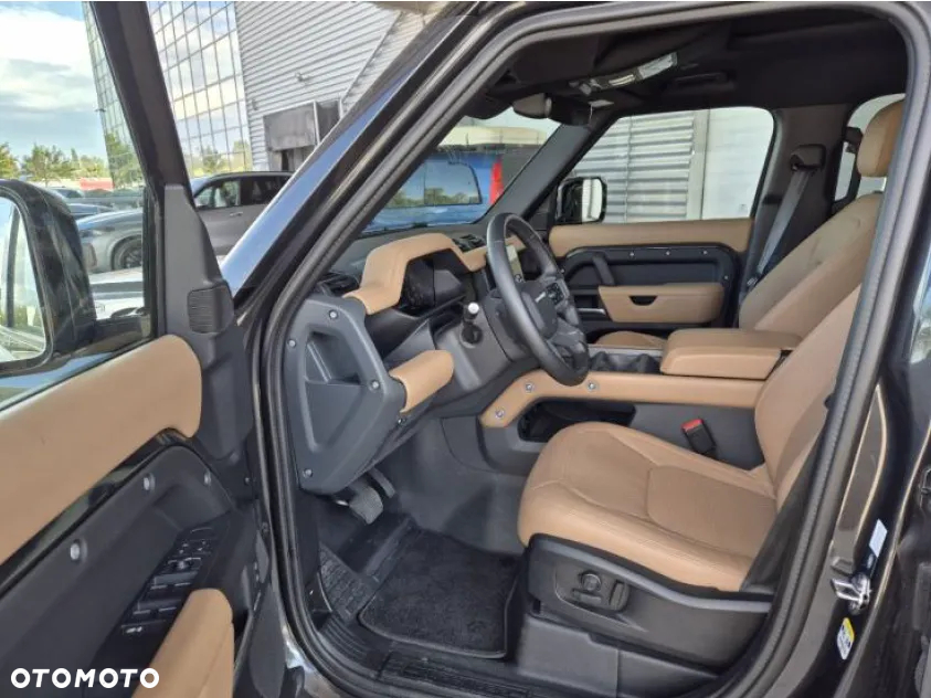 Land Rover Defender 110 D300 X-Dynamic HSE - 6