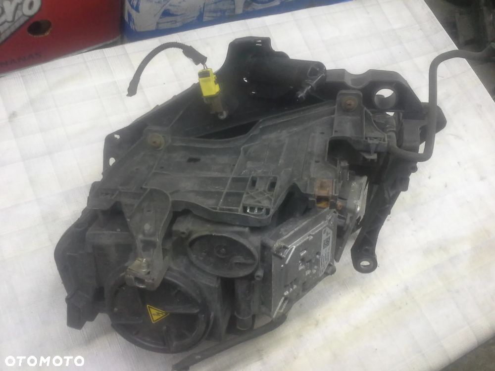Audi A4 B8 2011r. lampy przednie komplet Xenon 8K0941003 8K0941004 Europa - 31