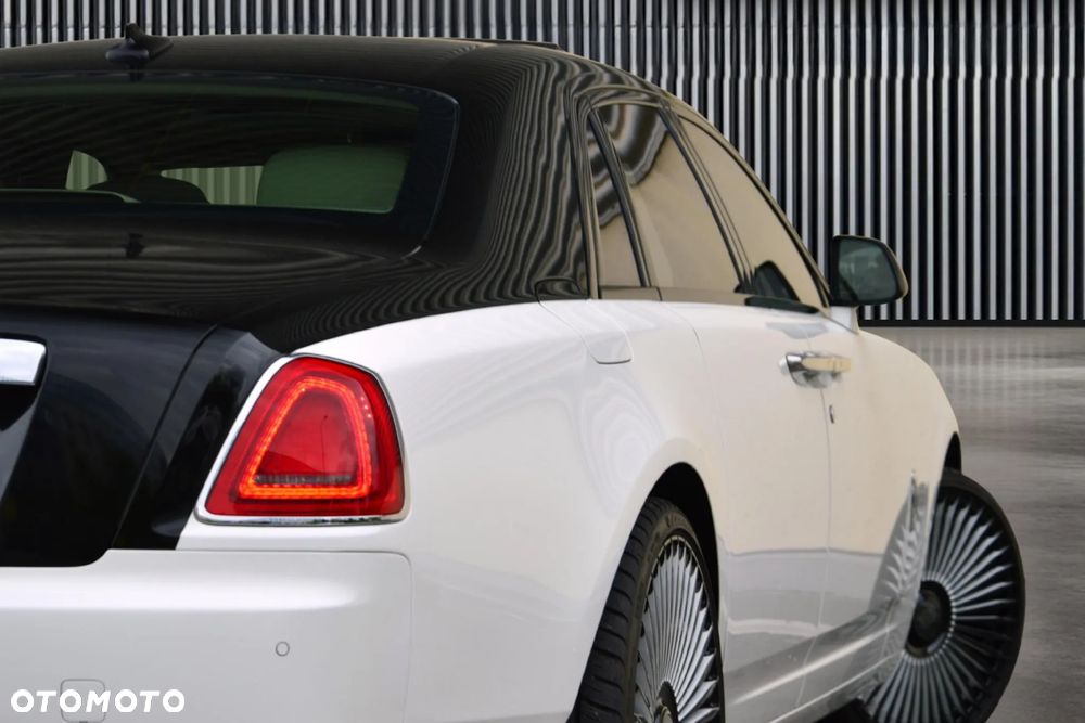 Rolls-Royce Ghost Standard - 9