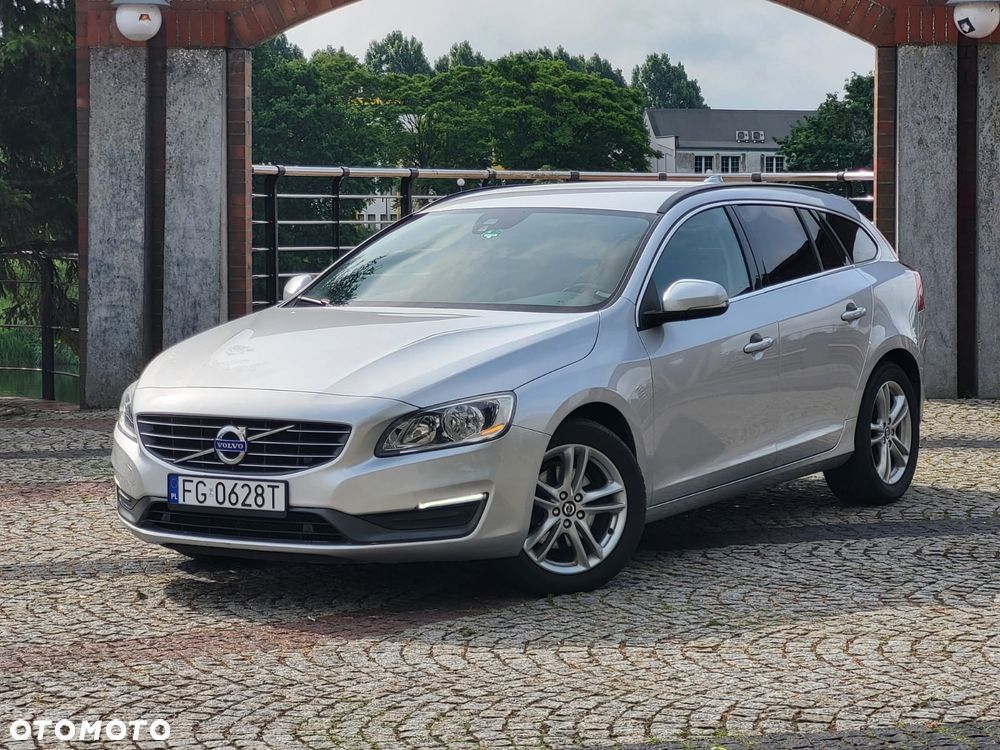 Volvo V60 D4 Geartronic Momentum - 15