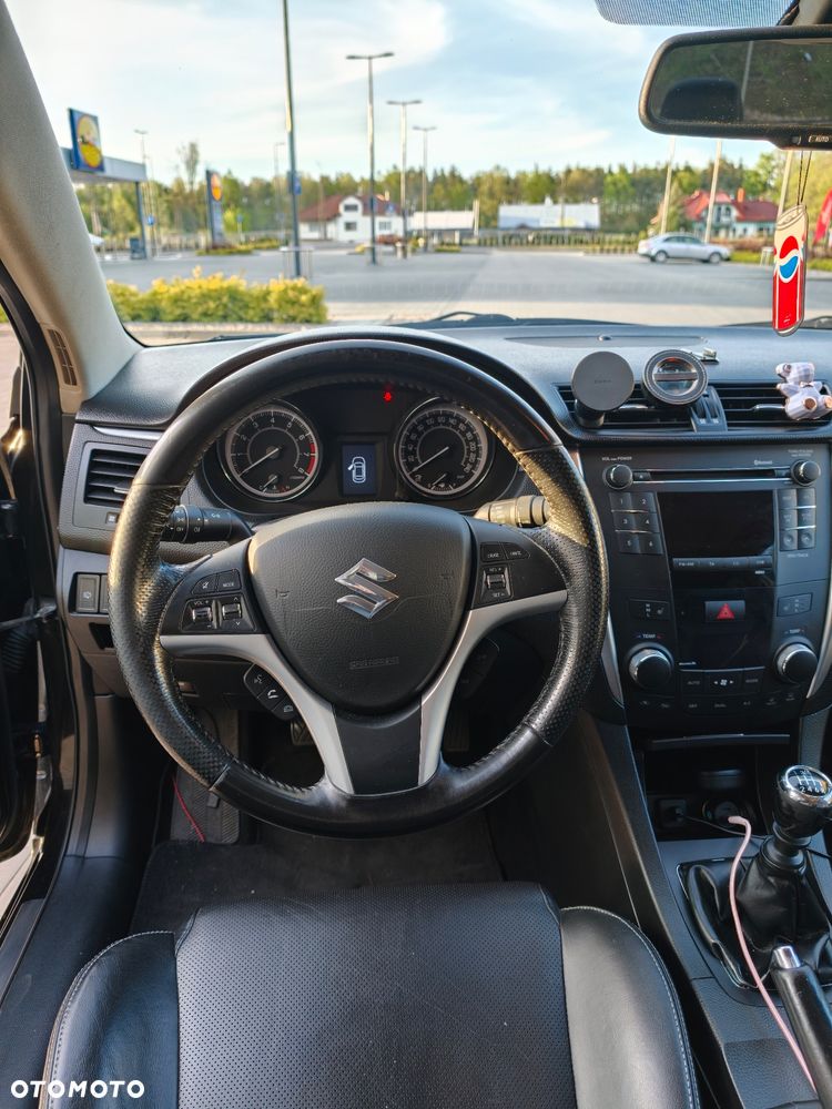 Suzuki Kizashi 2.4 4x2 Sport - 10
