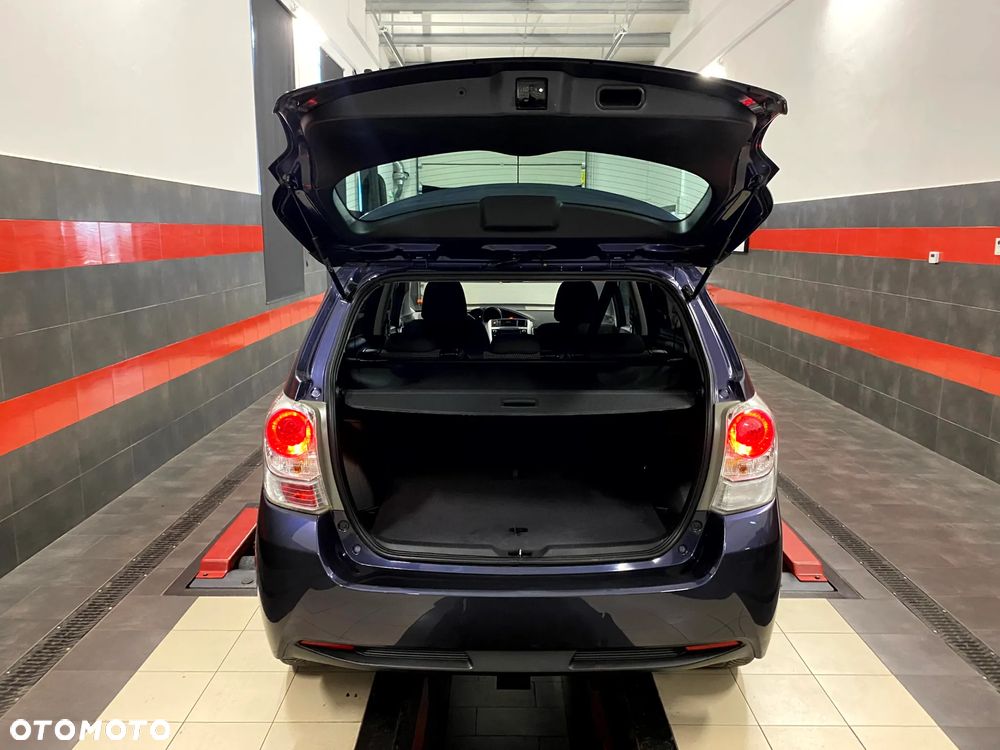 Toyota Verso 1.8 Premium - 12