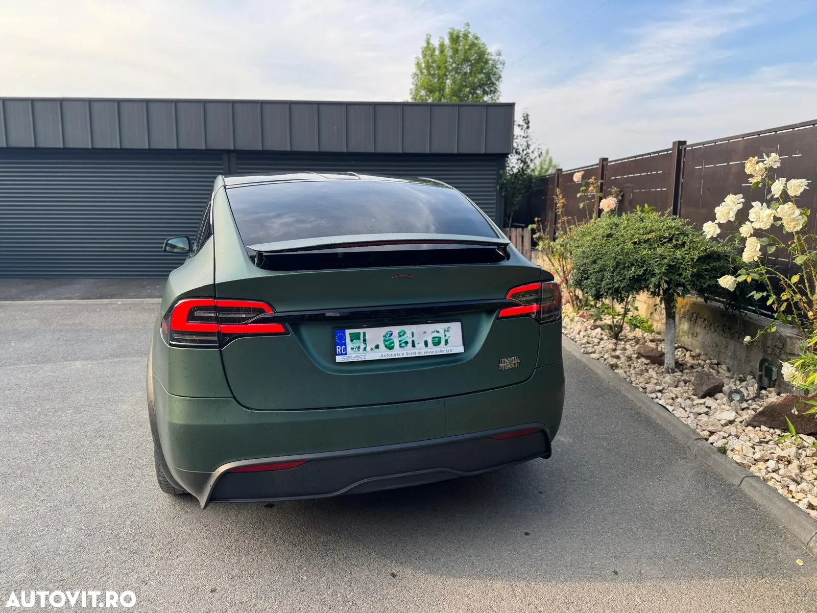 Tesla Model X Plaid - 11