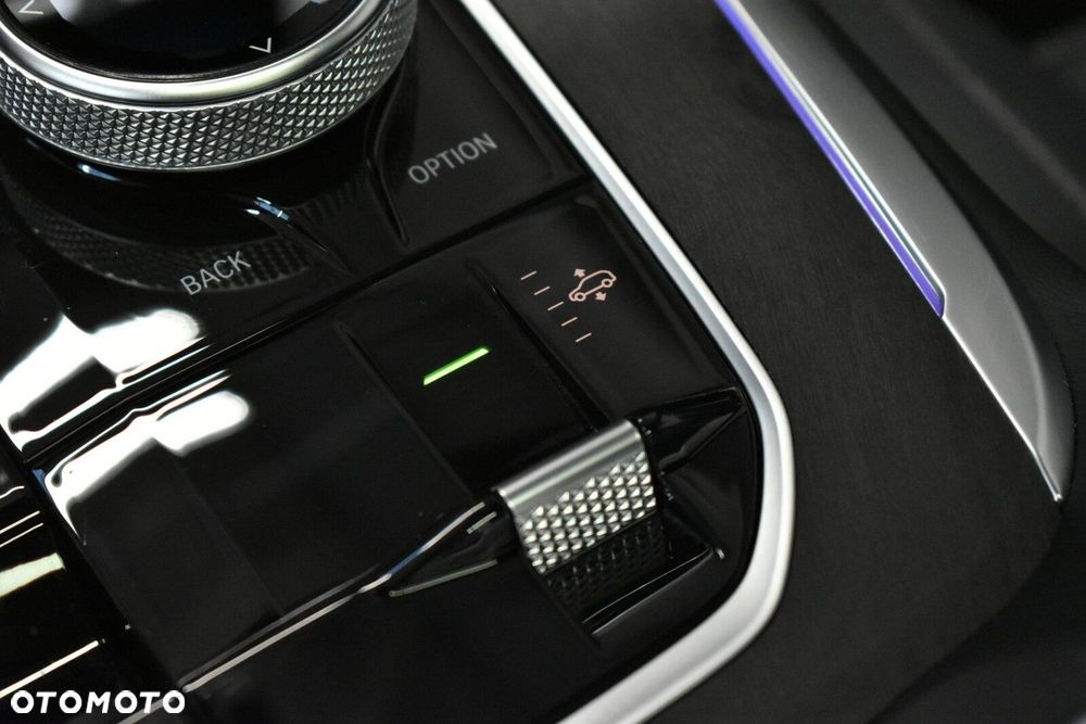 BMW X7 - 24