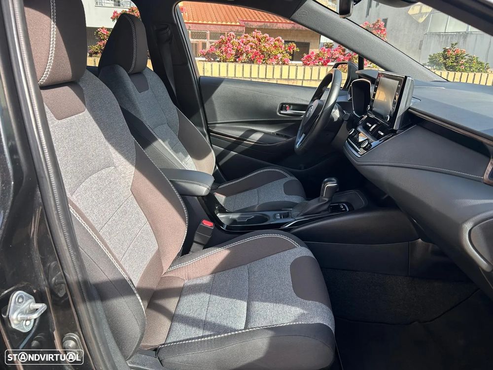 Toyota Corolla Touring Sports 1.8 Hybrid Trek - 24