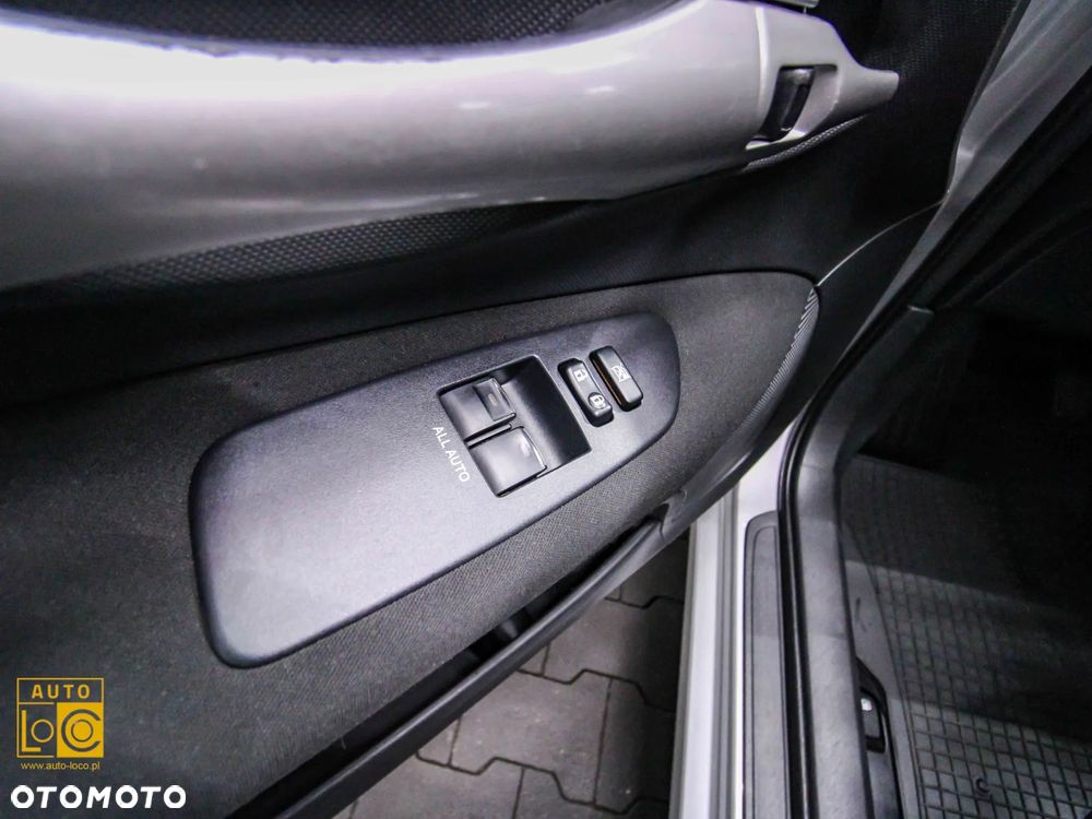 Toyota Auris 1.33 VVT-i Terra Start - 22