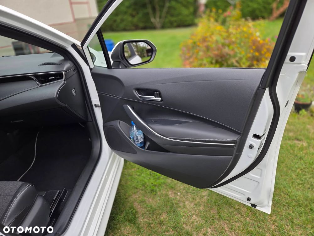 Toyota Corolla 2.0 Hybrid Style - 25