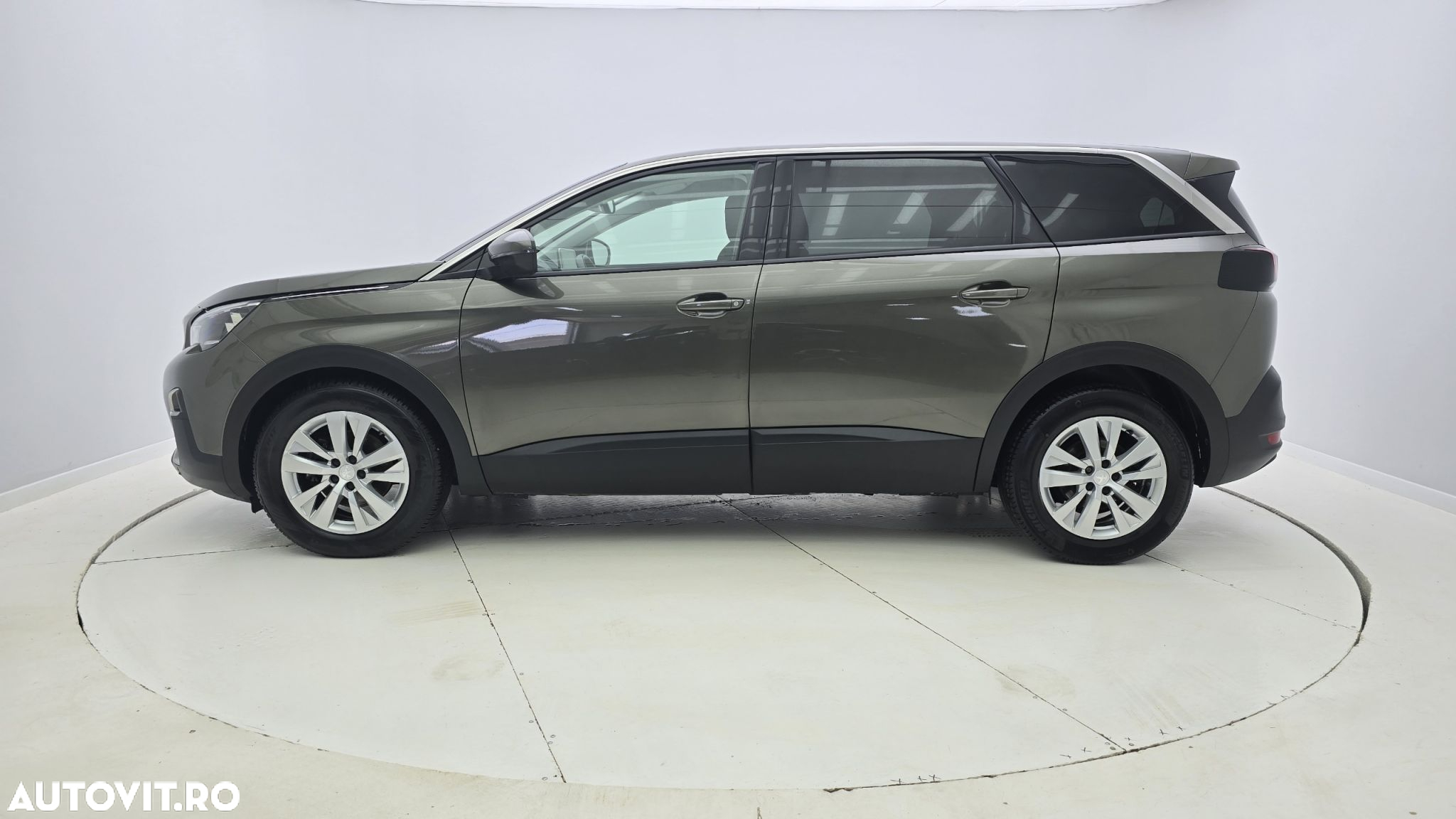 Peugeot 5008 - 9