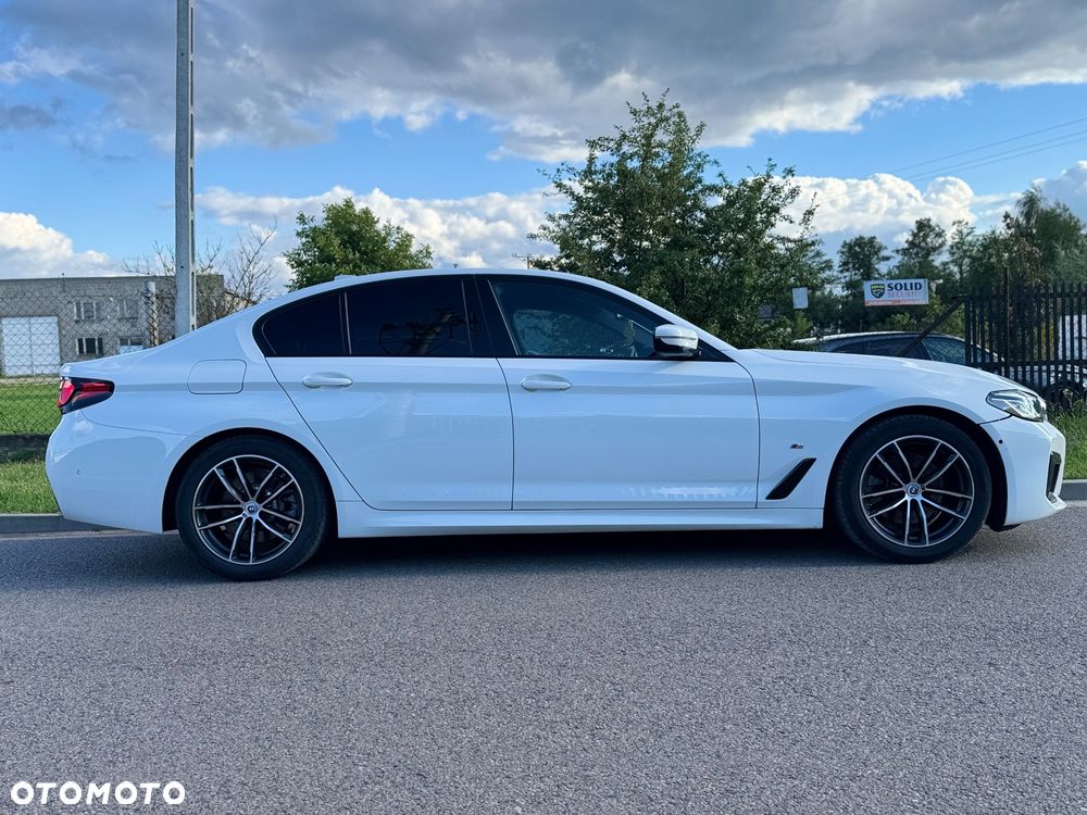BMW Seria 5 520d xDrive mHEV M Sport sport - 4