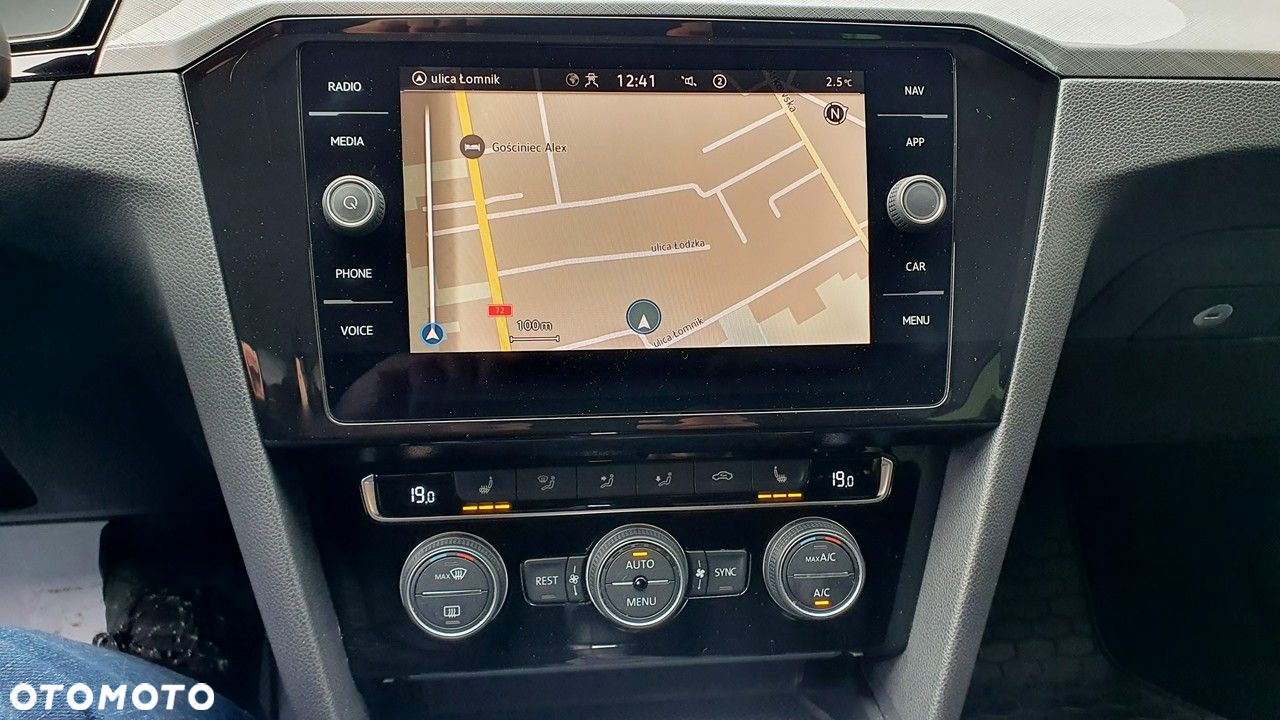 Volkswagen Passat 2.0 TSI Business DSG - 26