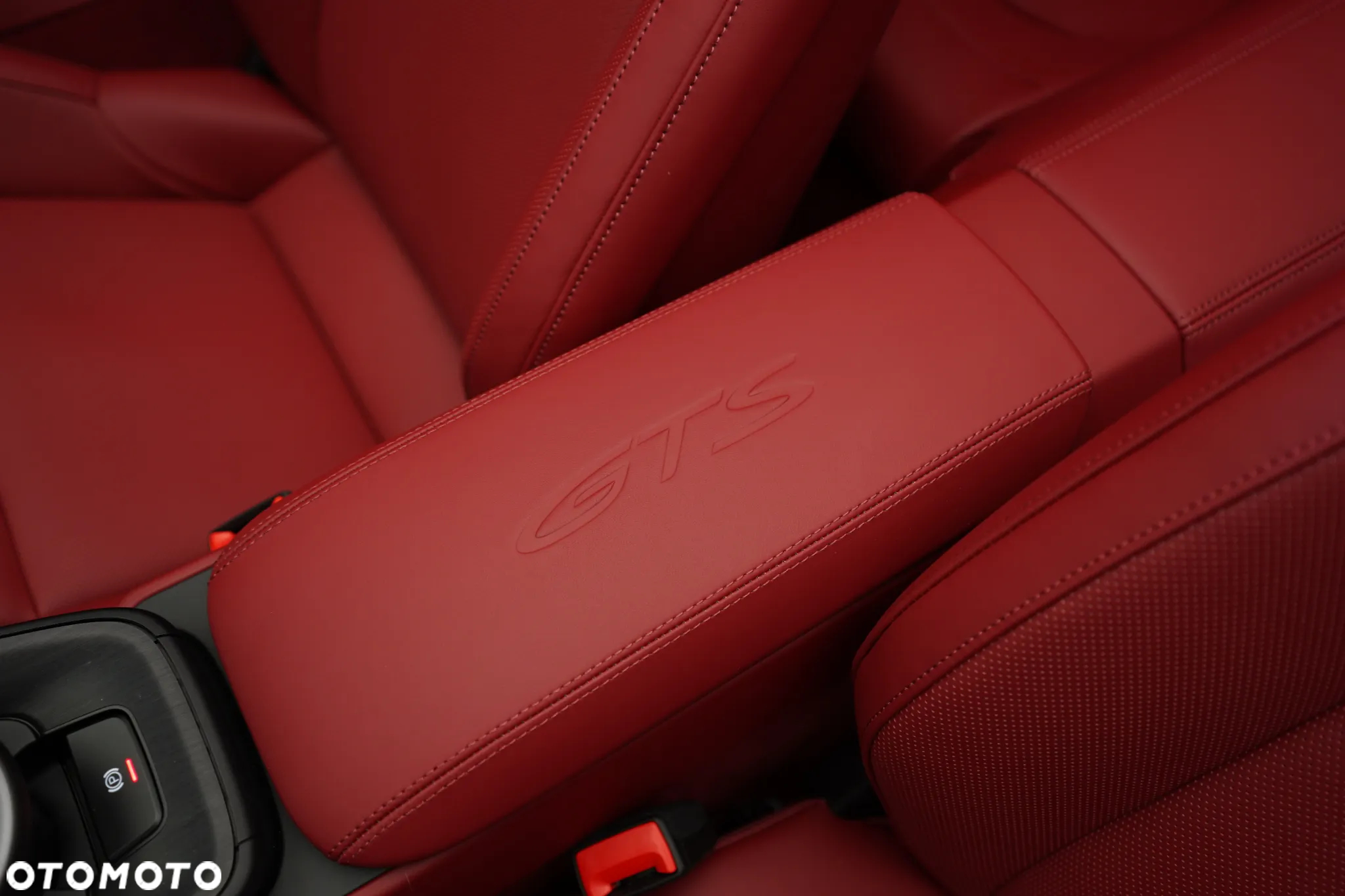 Porsche 911 Carrera GTS Cabrio - 25