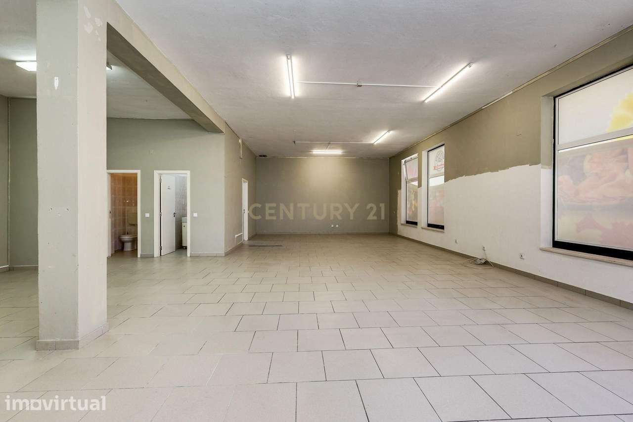Loja em Leiria - Urbanização Telheiro - 124m2 - Grande imagem: 2/18