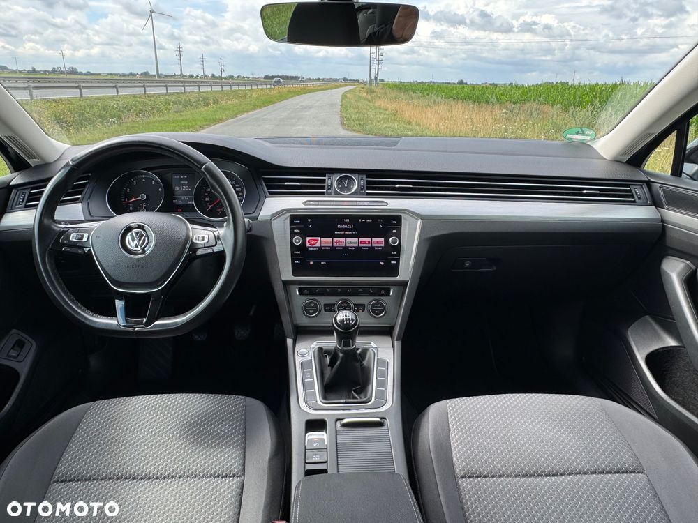 Volkswagen Passat - 26