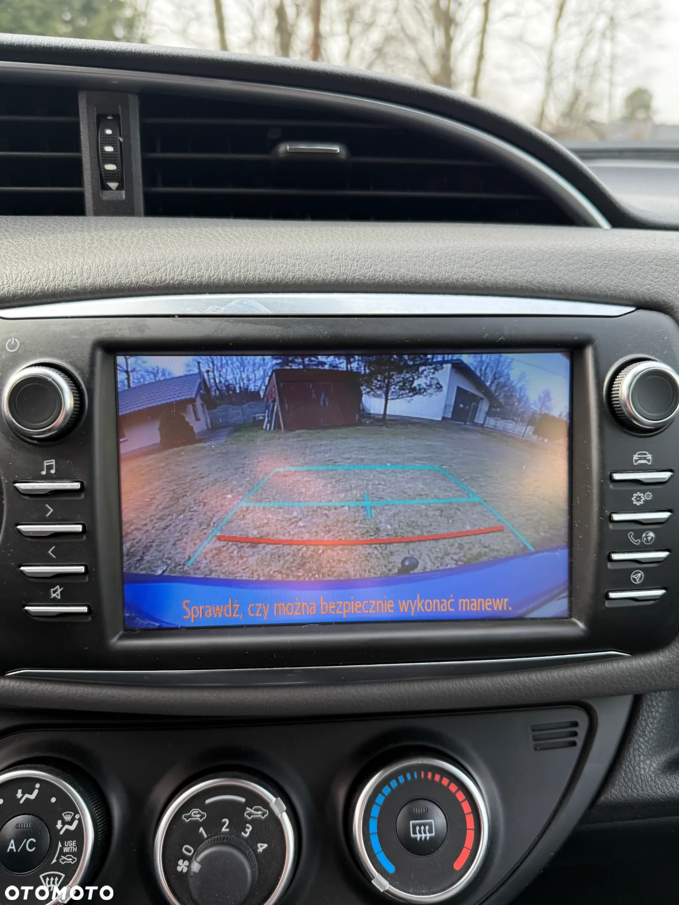 Toyota Yaris 1.5 Premium - 17