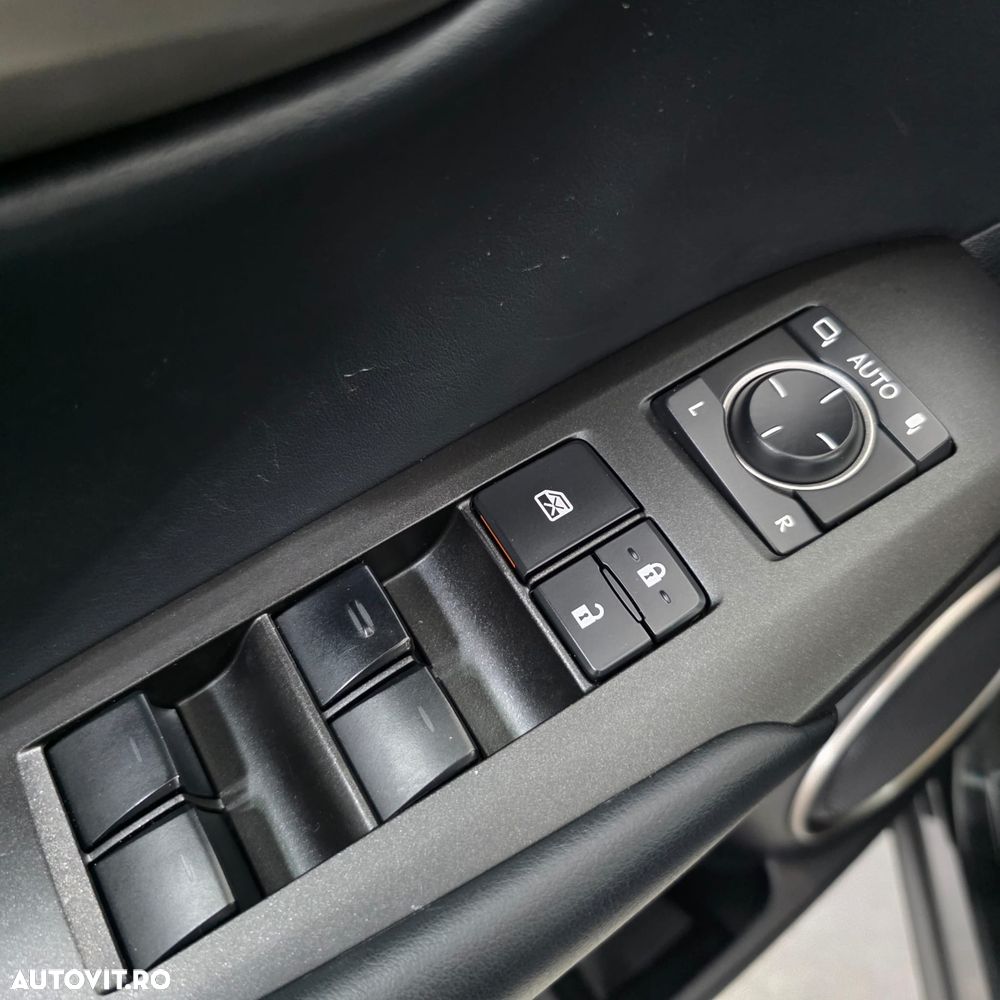 Lexus Seria NX 300h AWD Luxury - 37