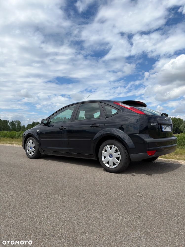 Ford Focus 1.8 FF Ghia - 9